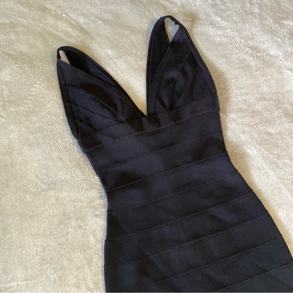 Herve Leger - Black V-Neck Mini dress
* Like new